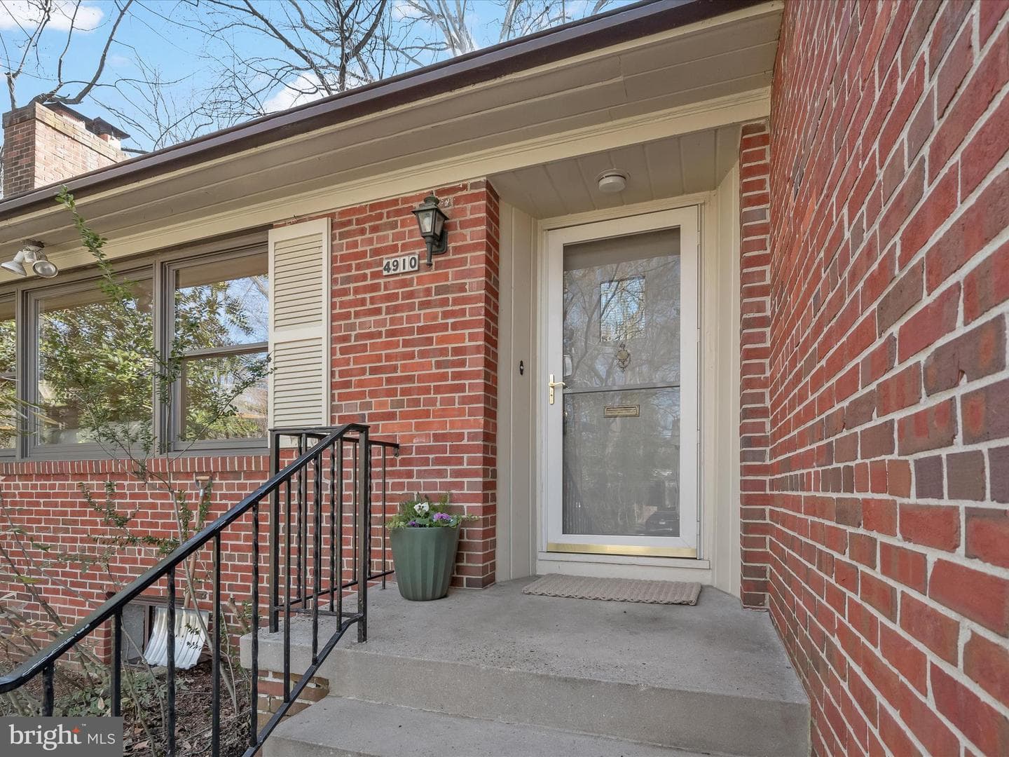 4910 Essex Avenue photo 3