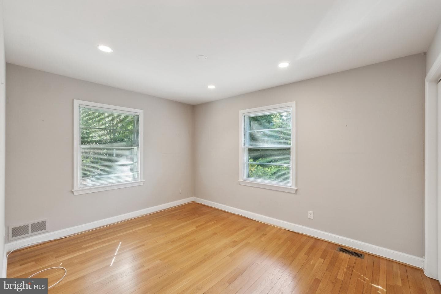 9621 E Bexhill Drive photo 21