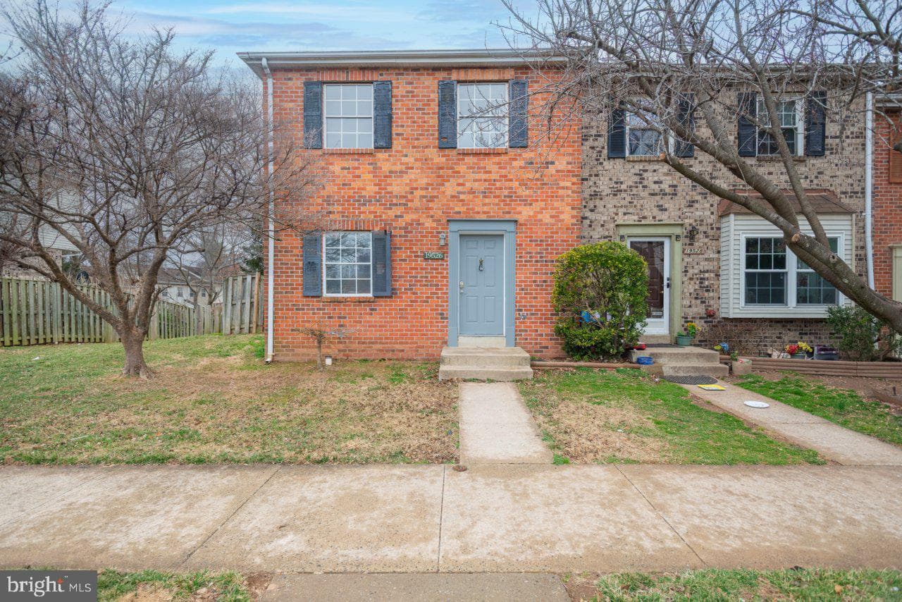 19526 Fetlock Drive photo 1
