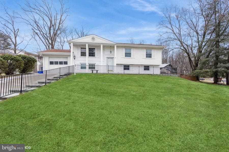 11408 Rambling Road photo 2