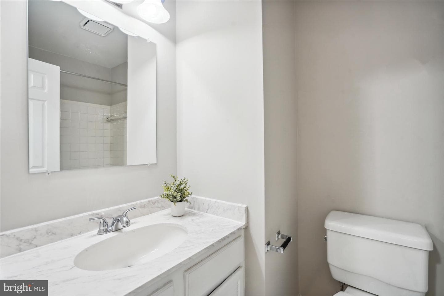 4871 Chevy Chase Drive #161 photo 16