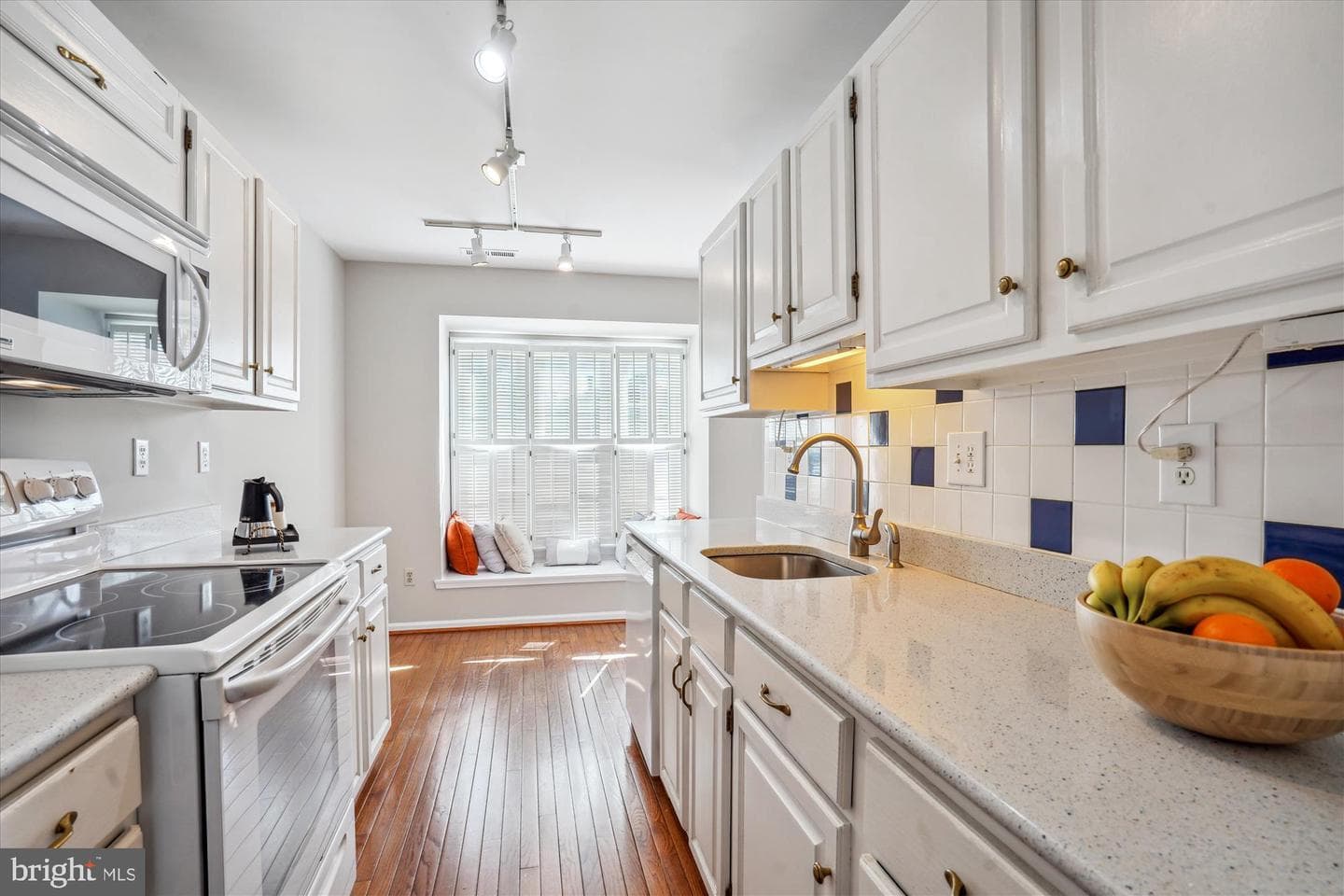 4871 Chevy Chase Drive #161 photo 8
