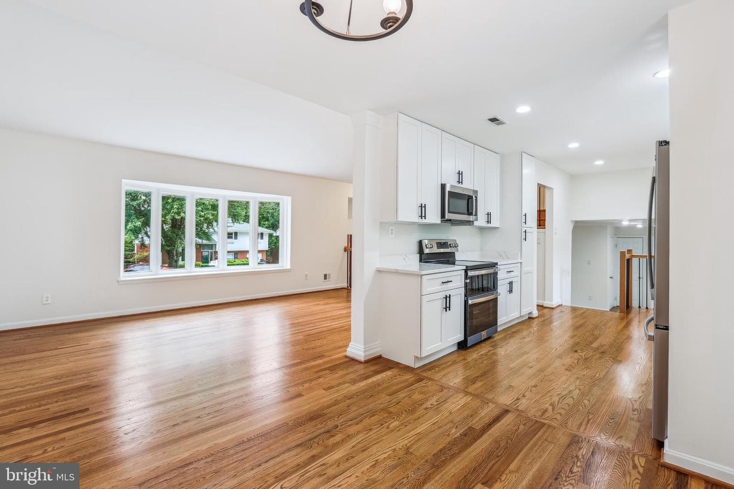 6503 Wilmett Road photo 10