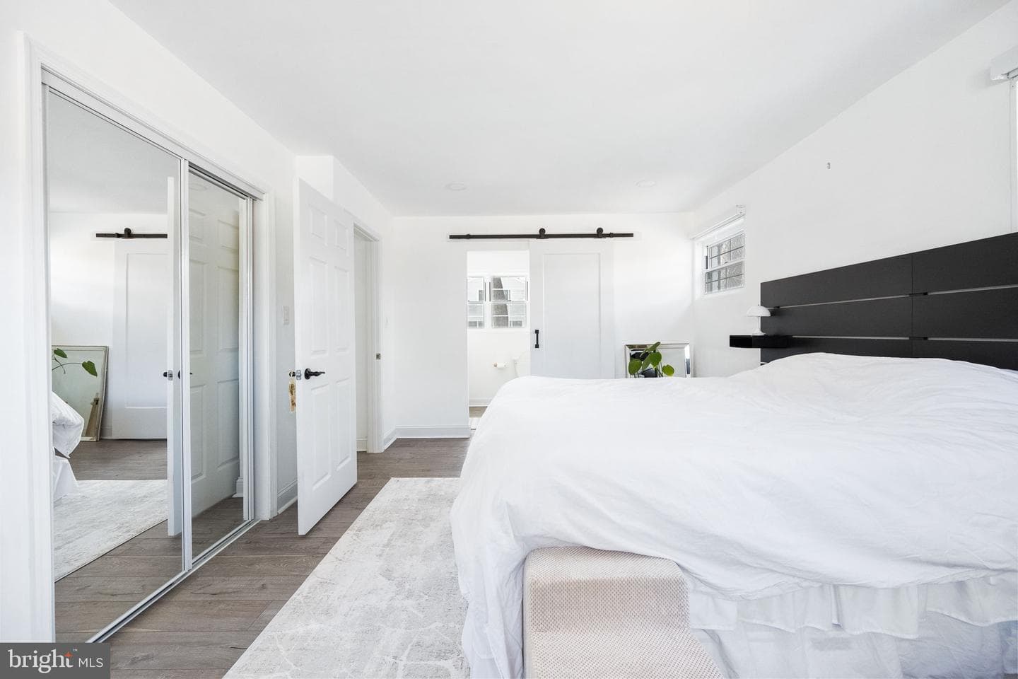 5020 River Road photo 15
