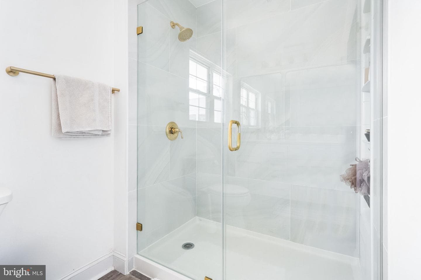 5020 River Road photo 18