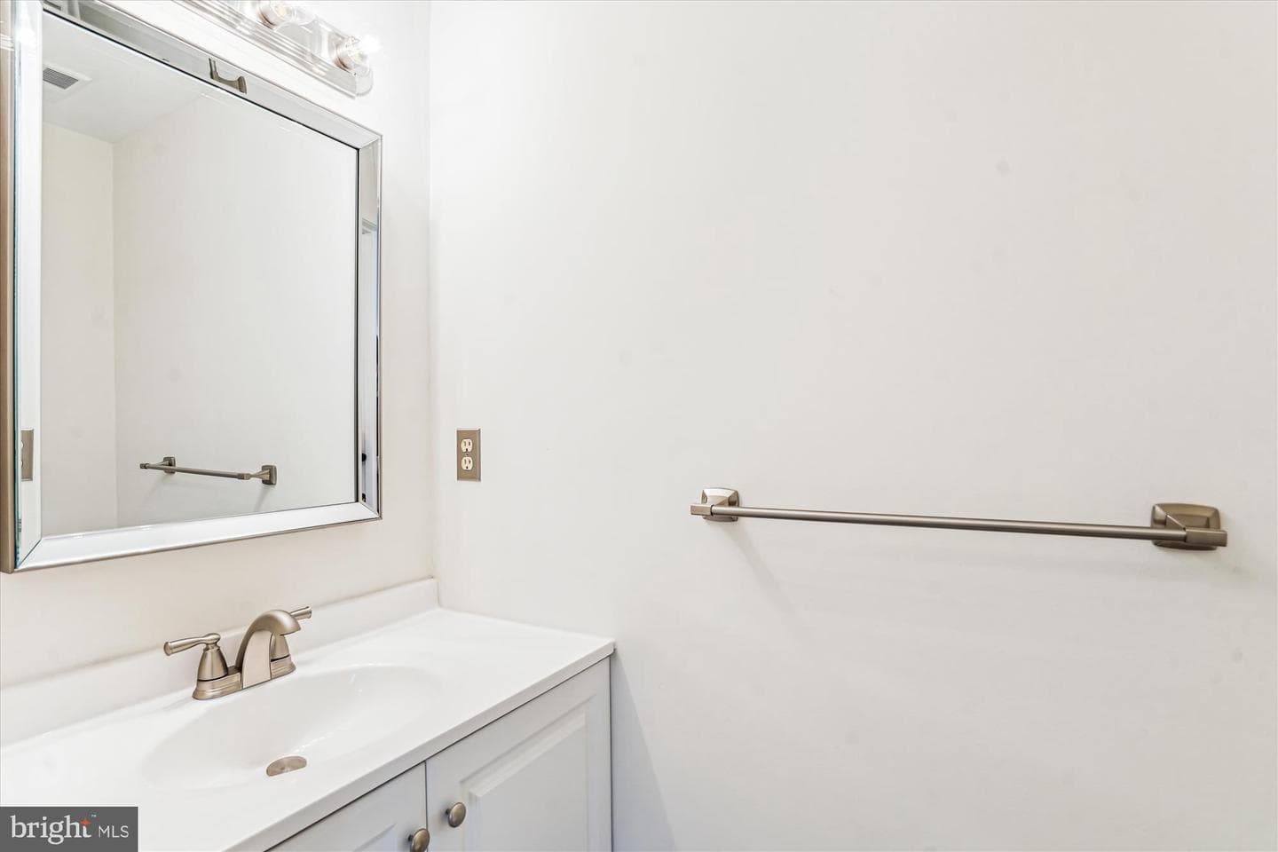 7870 Archbold Terrace photo 11