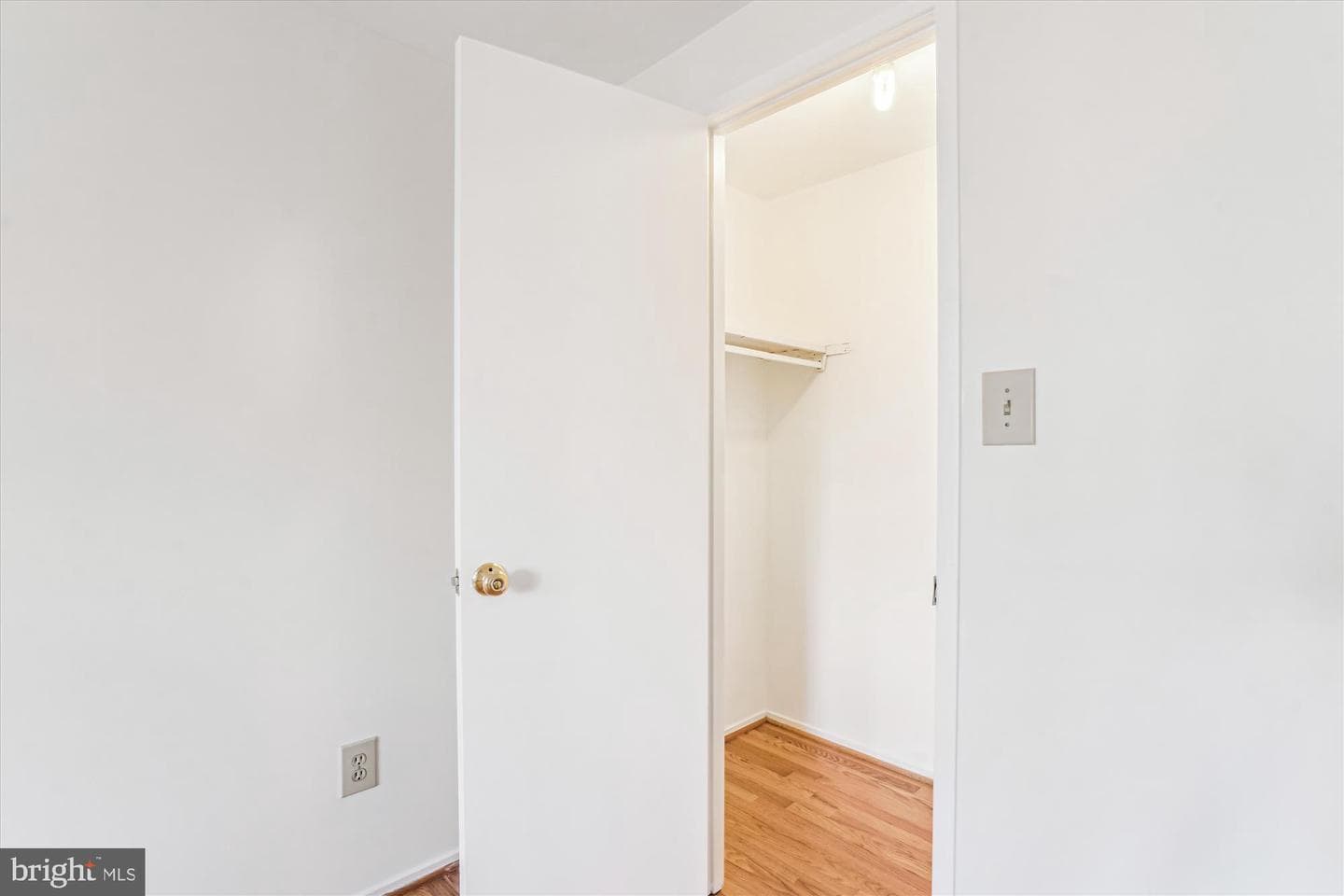 7870 Archbold Terrace photo 15