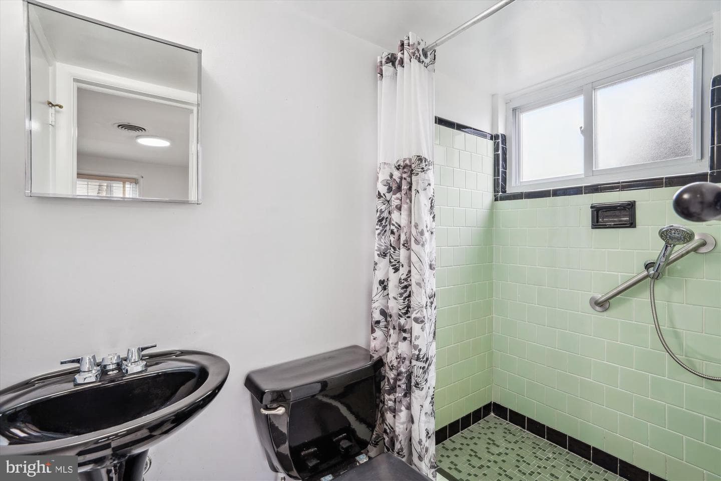404 Neale Court photo 18