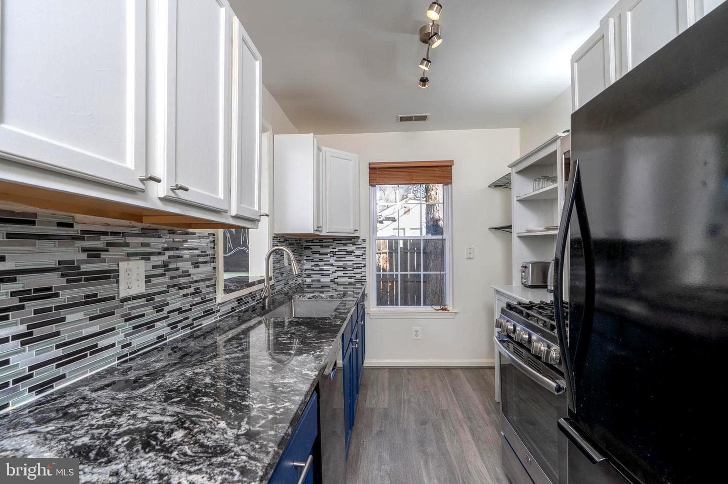 826 1st Street photo 8