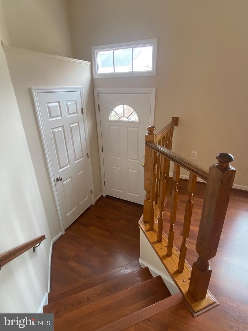 528 Beacon Hill Terrace photo 2