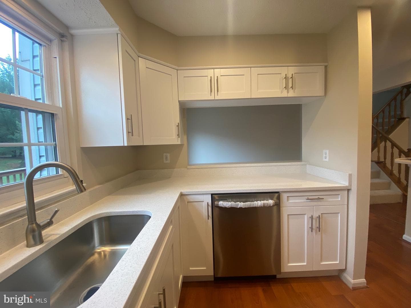 528 Beacon Hill Terrace photo 20