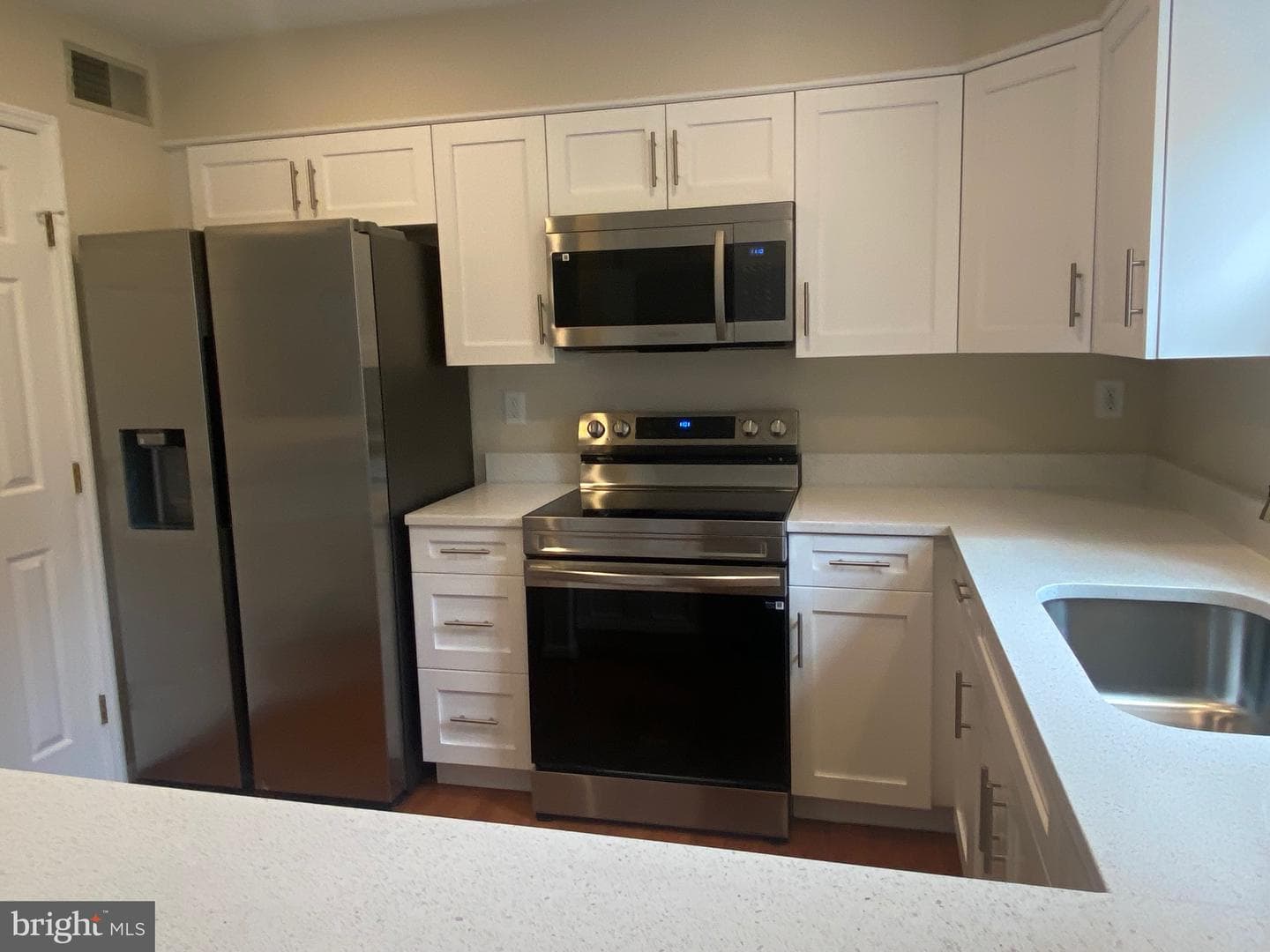 528 Beacon Hill Terrace photo 25