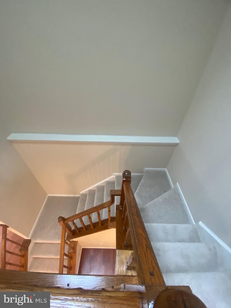528 Beacon Hill Terrace photo 38