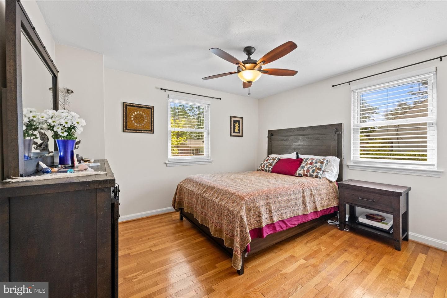 10702 Eastwood Avenue photo 13