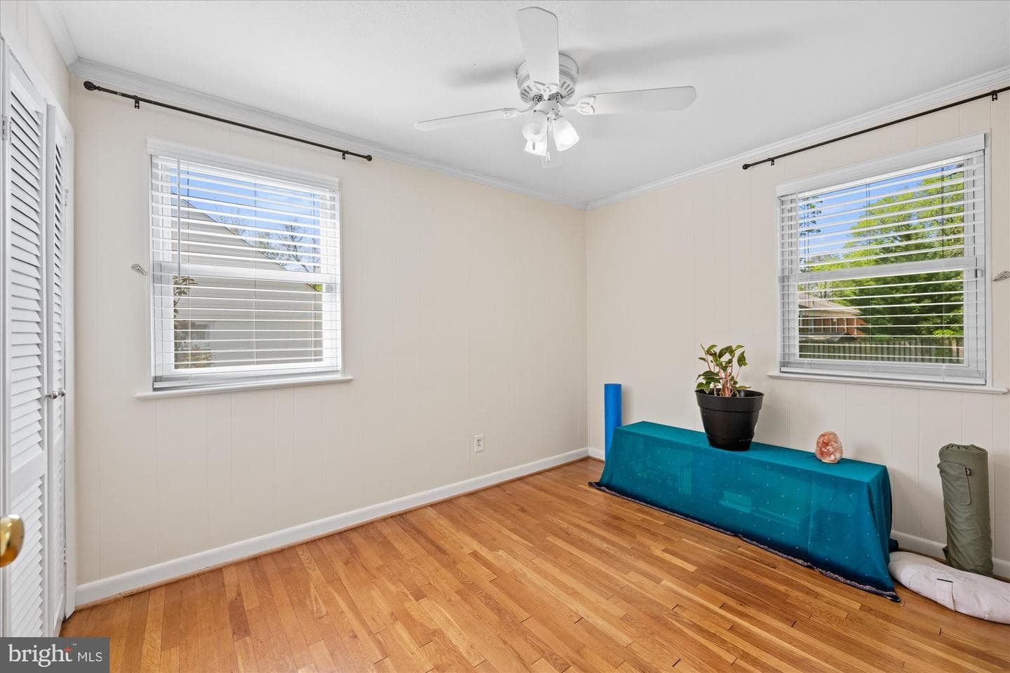 10702 Eastwood Avenue photo 14