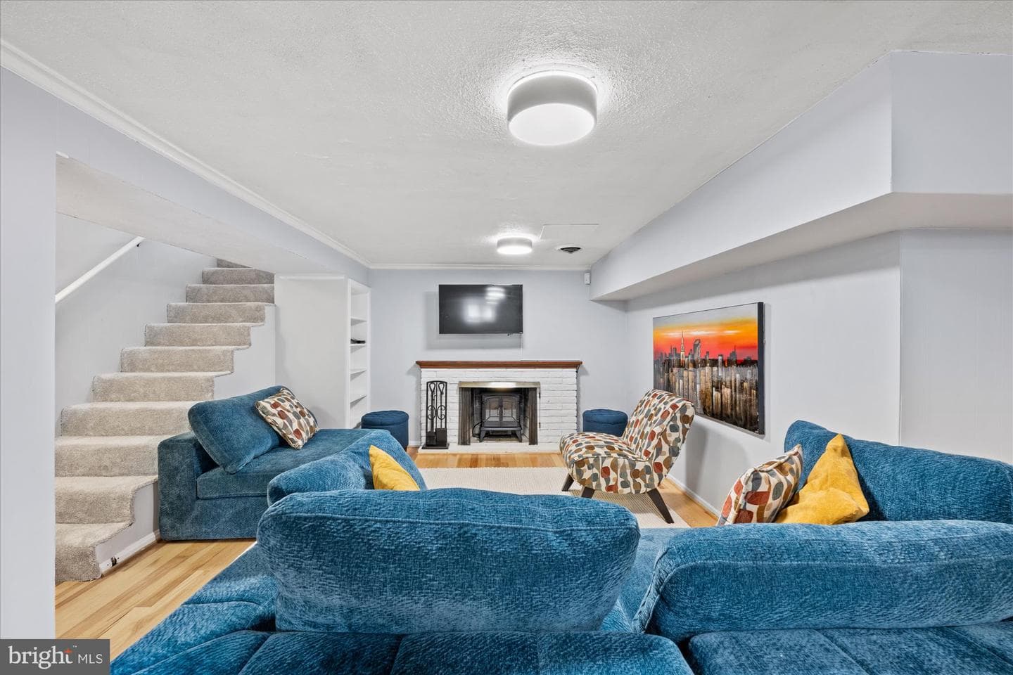 10702 Eastwood Avenue photo 23