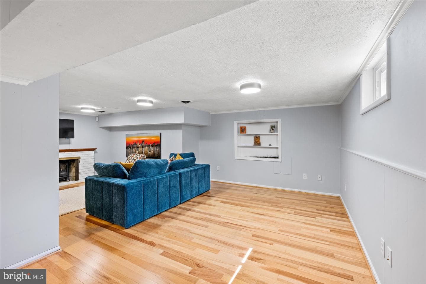 10702 Eastwood Avenue photo 26