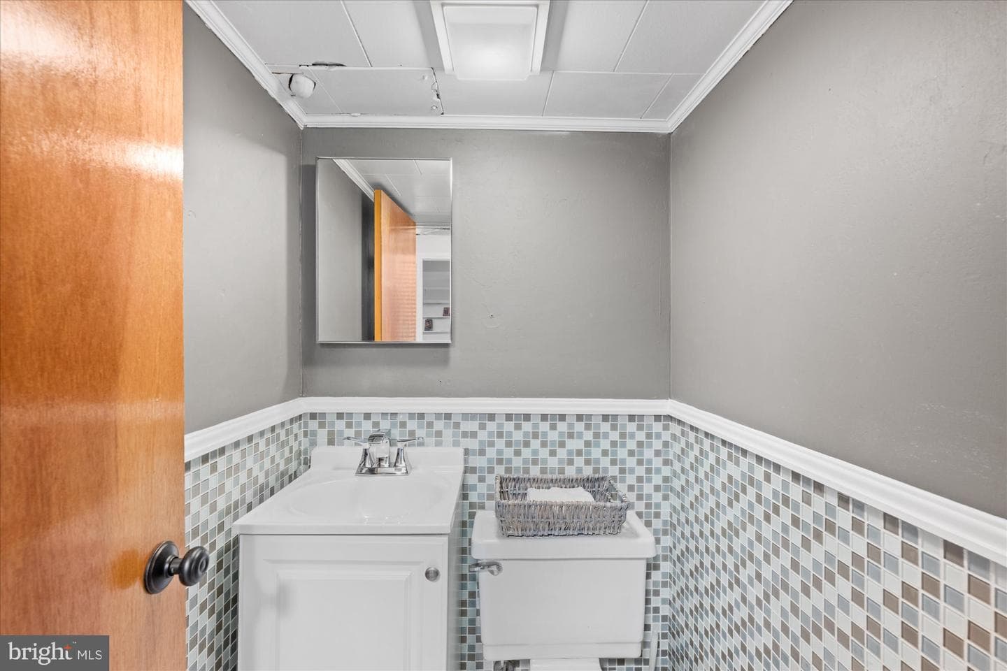 10702 Eastwood Avenue photo 28