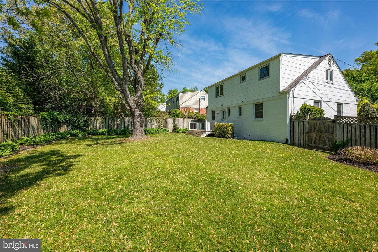 10702 Eastwood Avenue photo 32