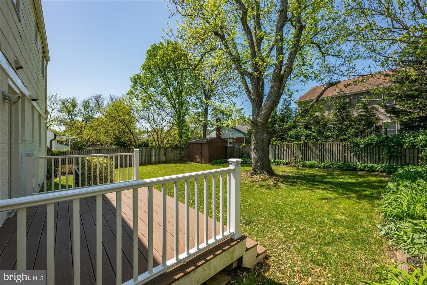 10702 Eastwood Avenue photo 33