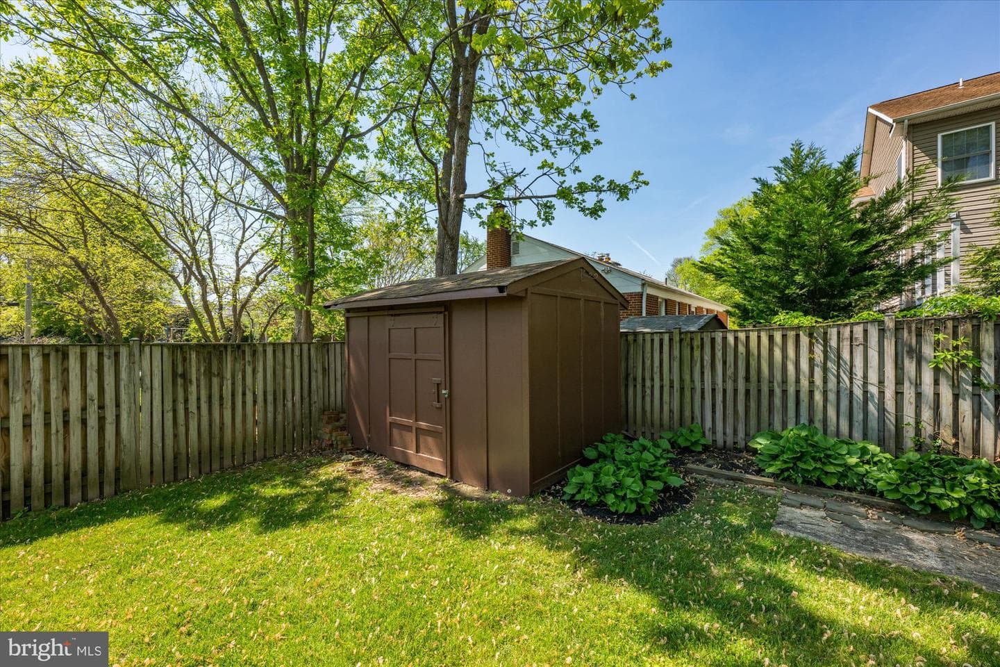 10702 Eastwood Avenue photo 35