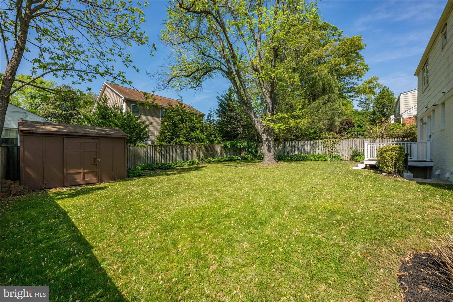 10702 Eastwood Avenue photo 36