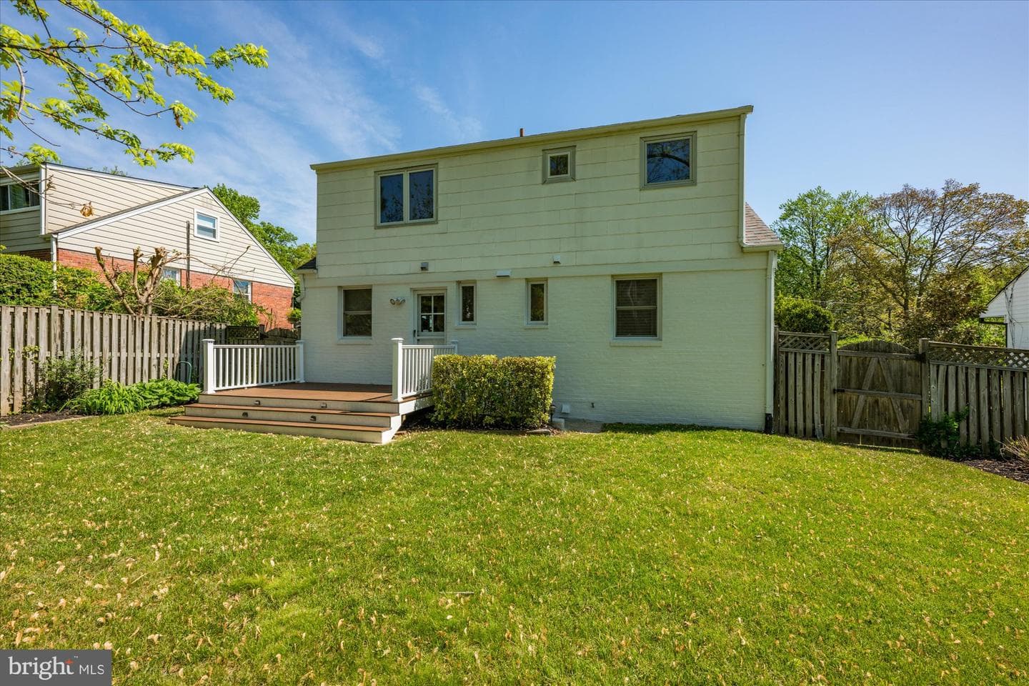 10702 Eastwood Avenue photo 37