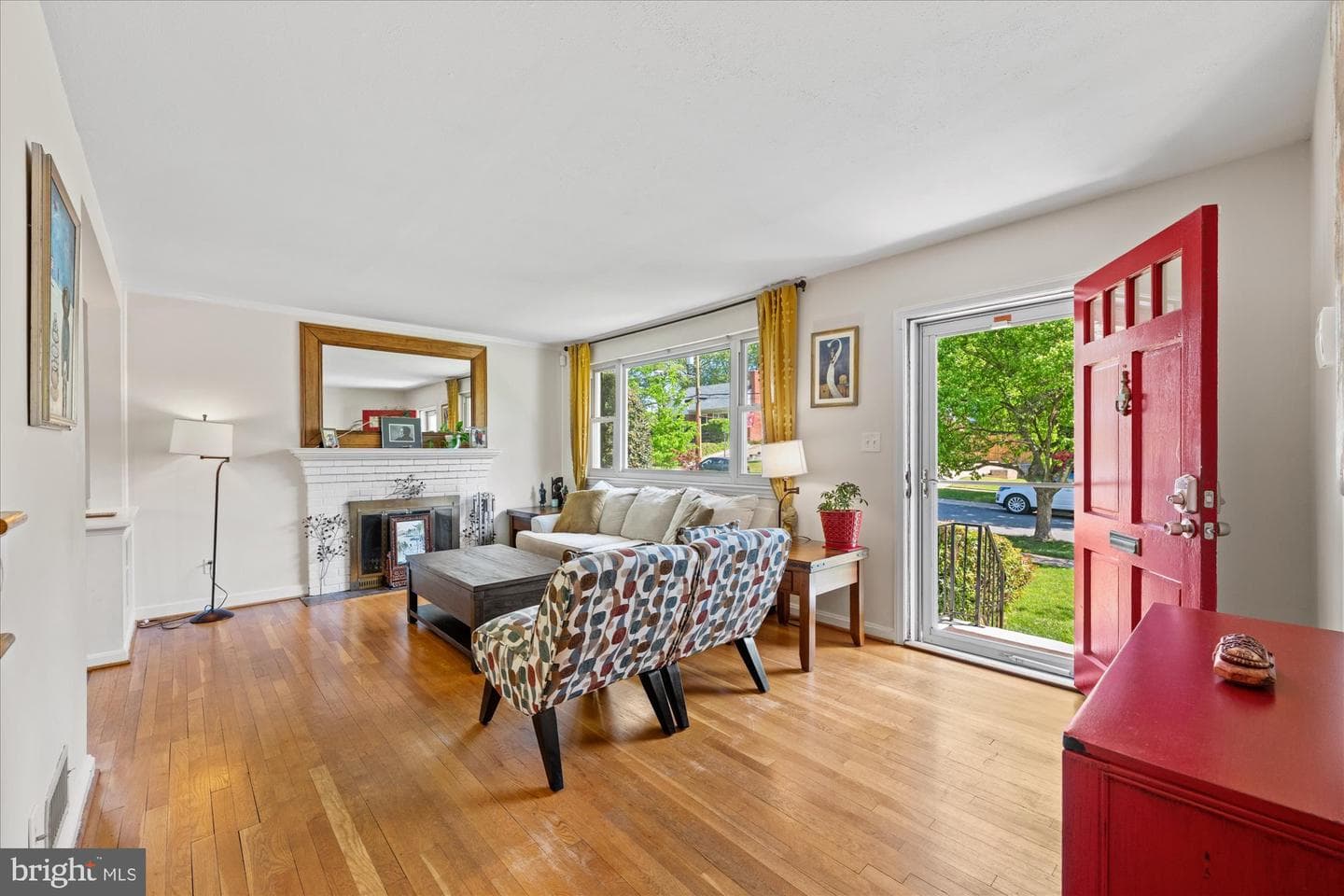 10702 Eastwood Avenue photo 4