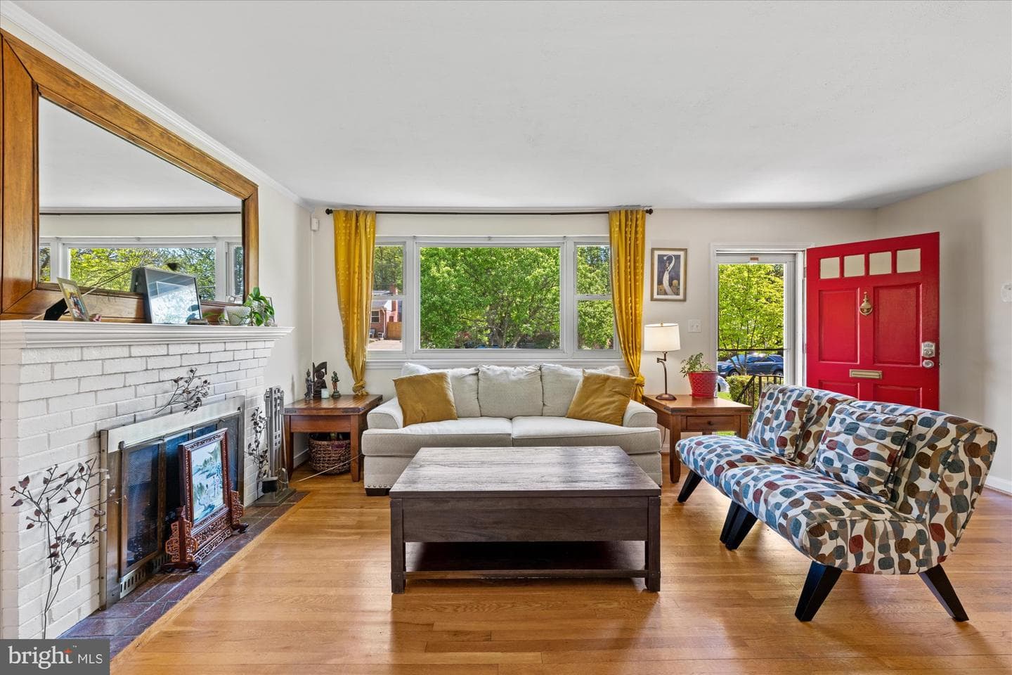 10702 Eastwood Avenue photo 5
