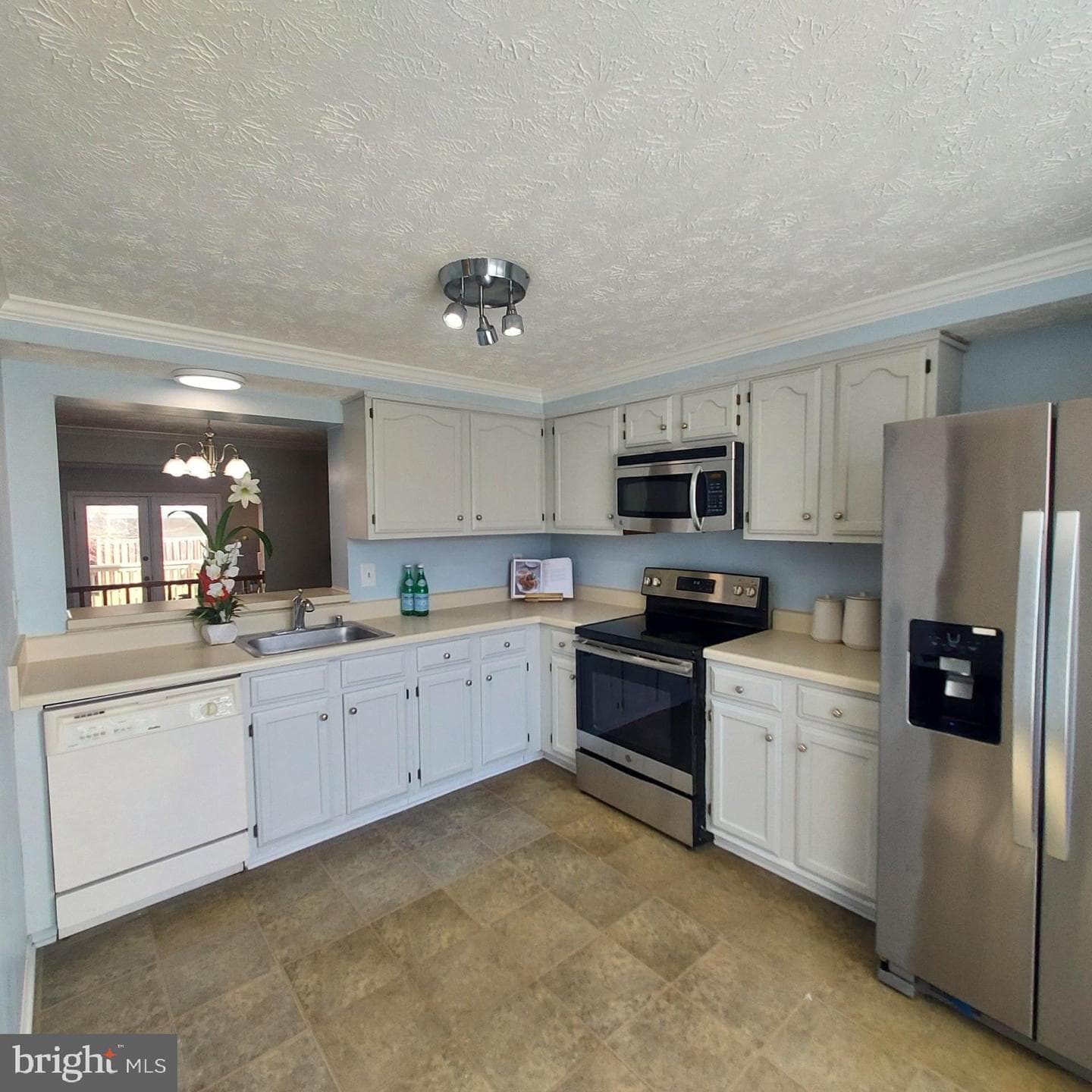 656 Coral Reef Drive photo 3