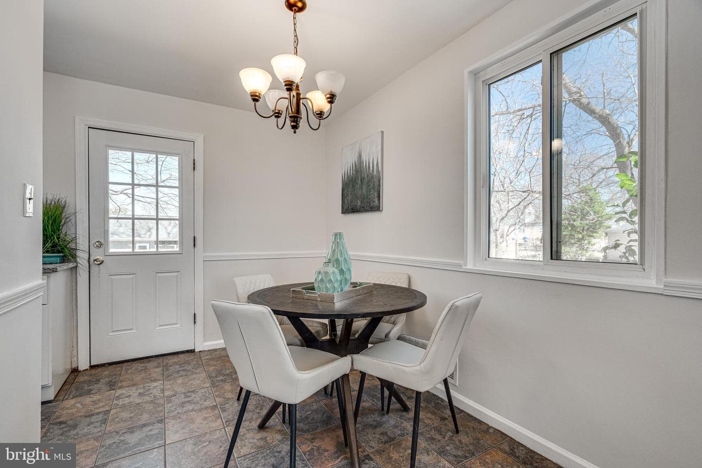 3807 Elby Court photo 4