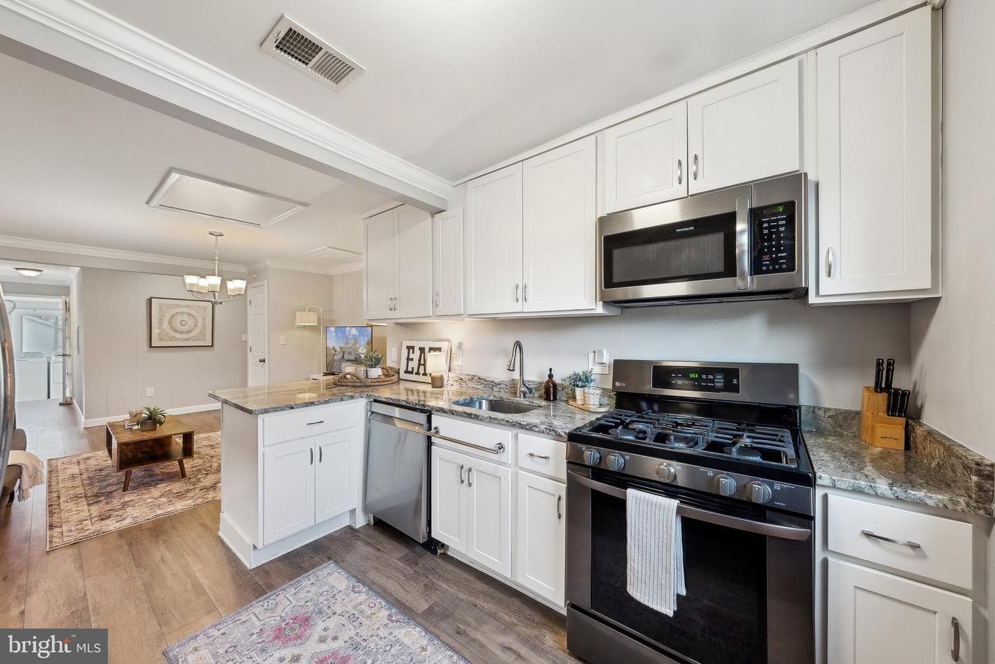 302 Croydon Avenue photo 15