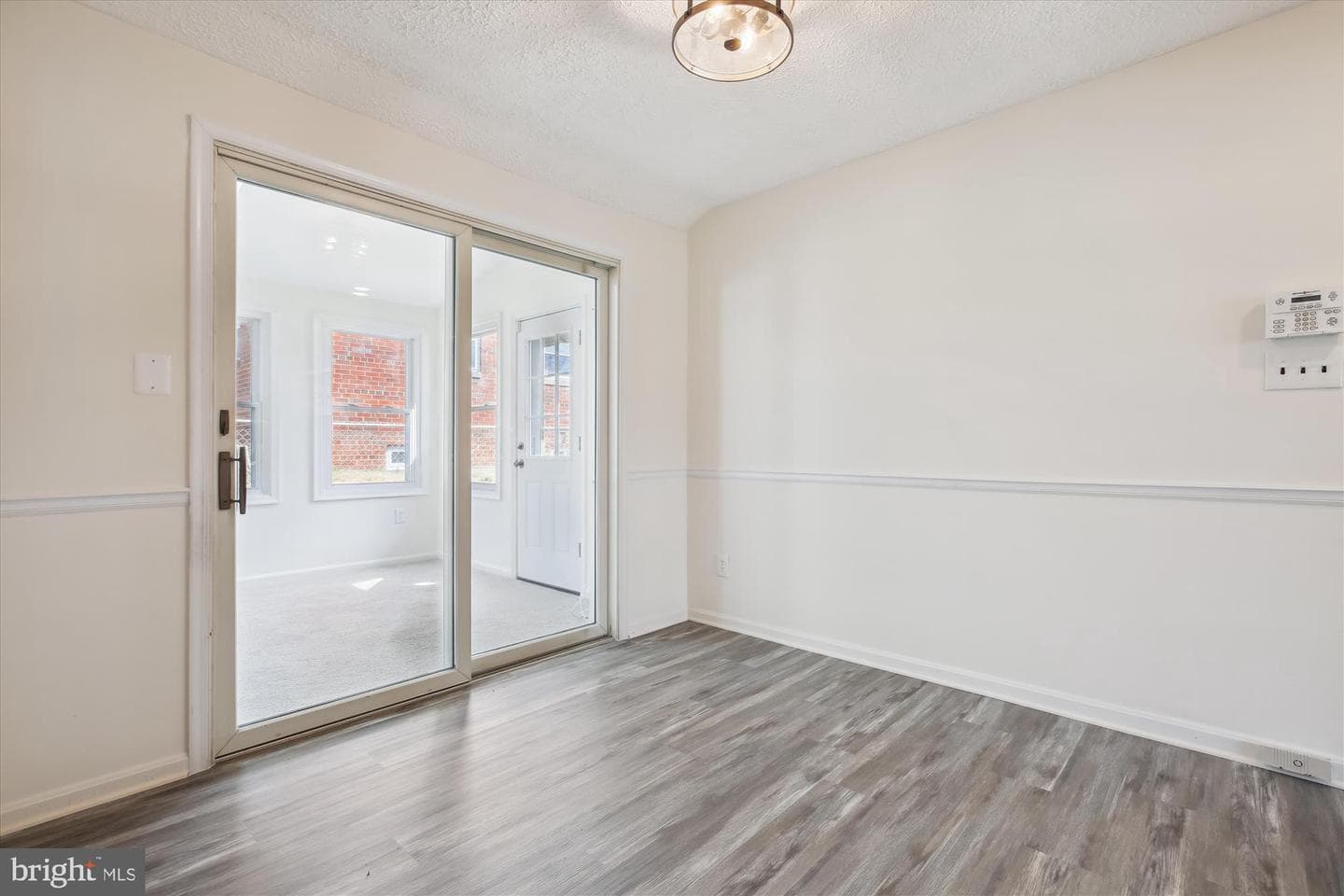 4707 Adrian Street photo 18