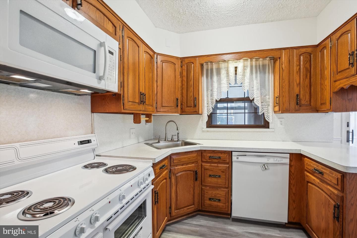 4707 Adrian Street photo 22