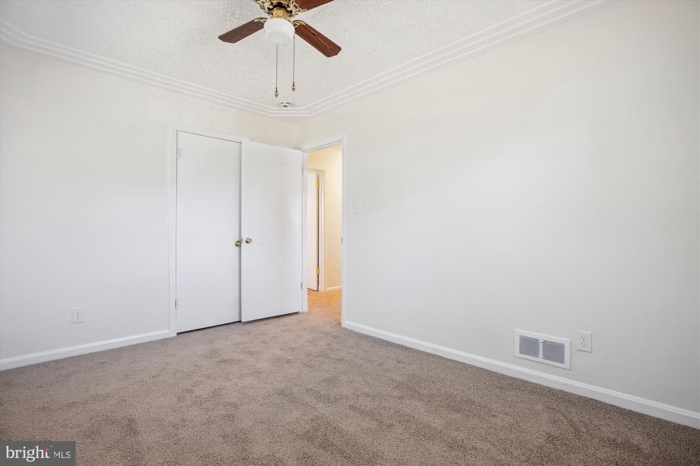 4707 Adrian Street photo 33