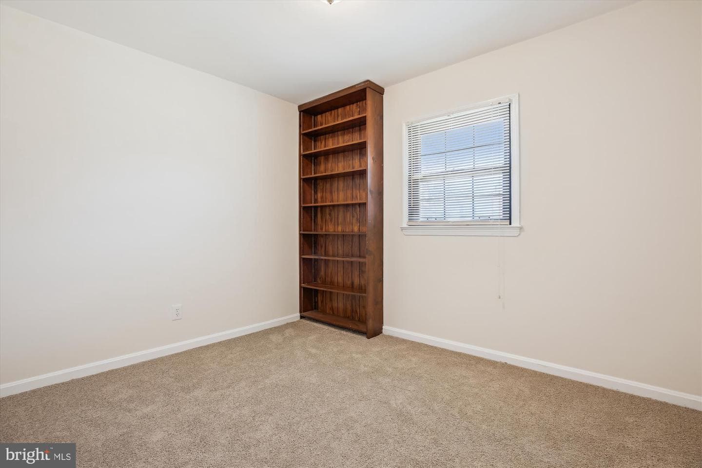4707 Adrian Street photo 36