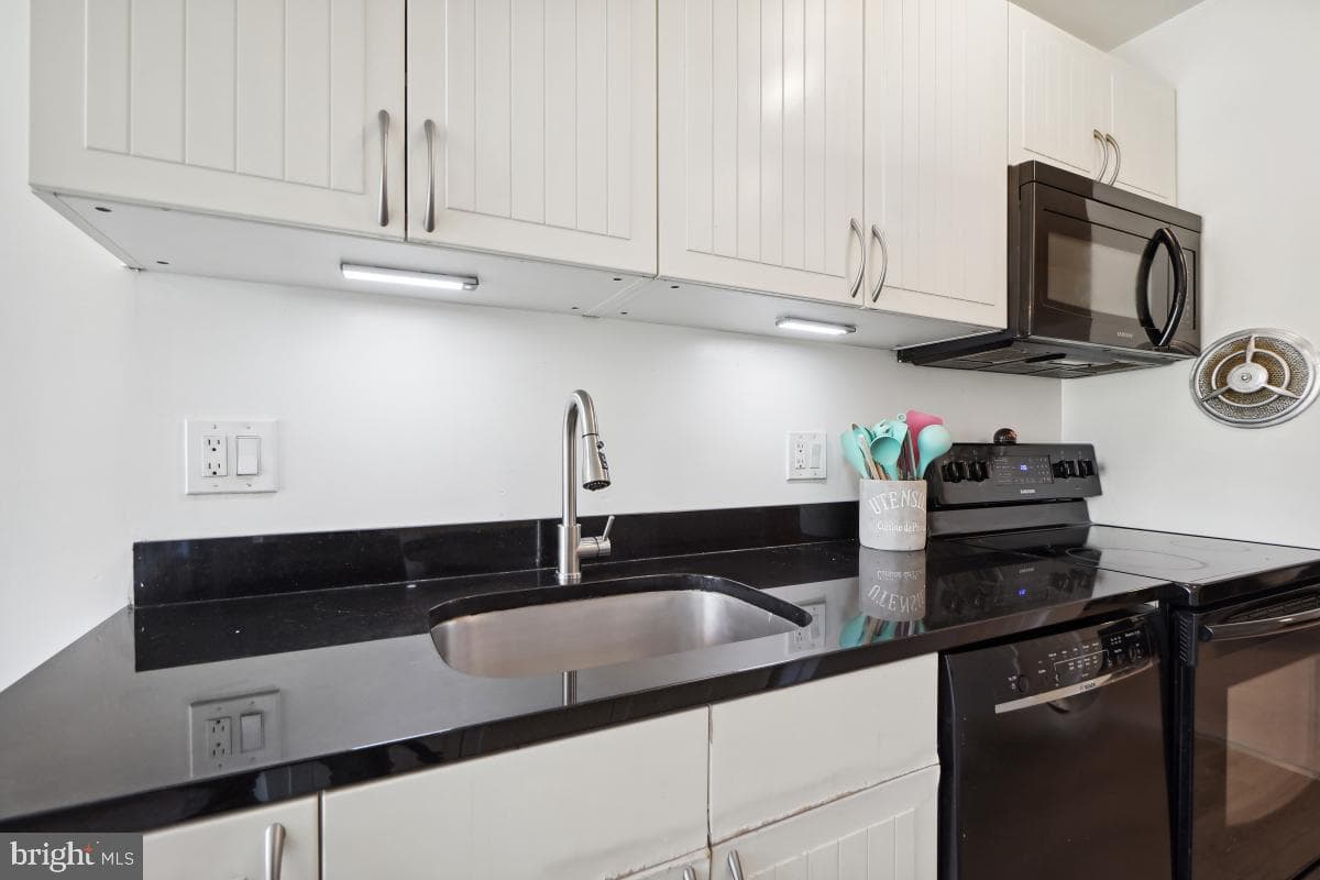 440 Girard Street #101 photo 10