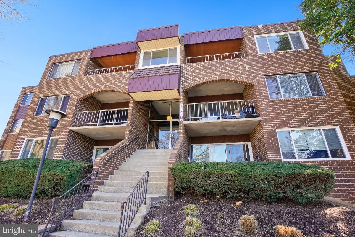 440 Girard Street #101 photo 2