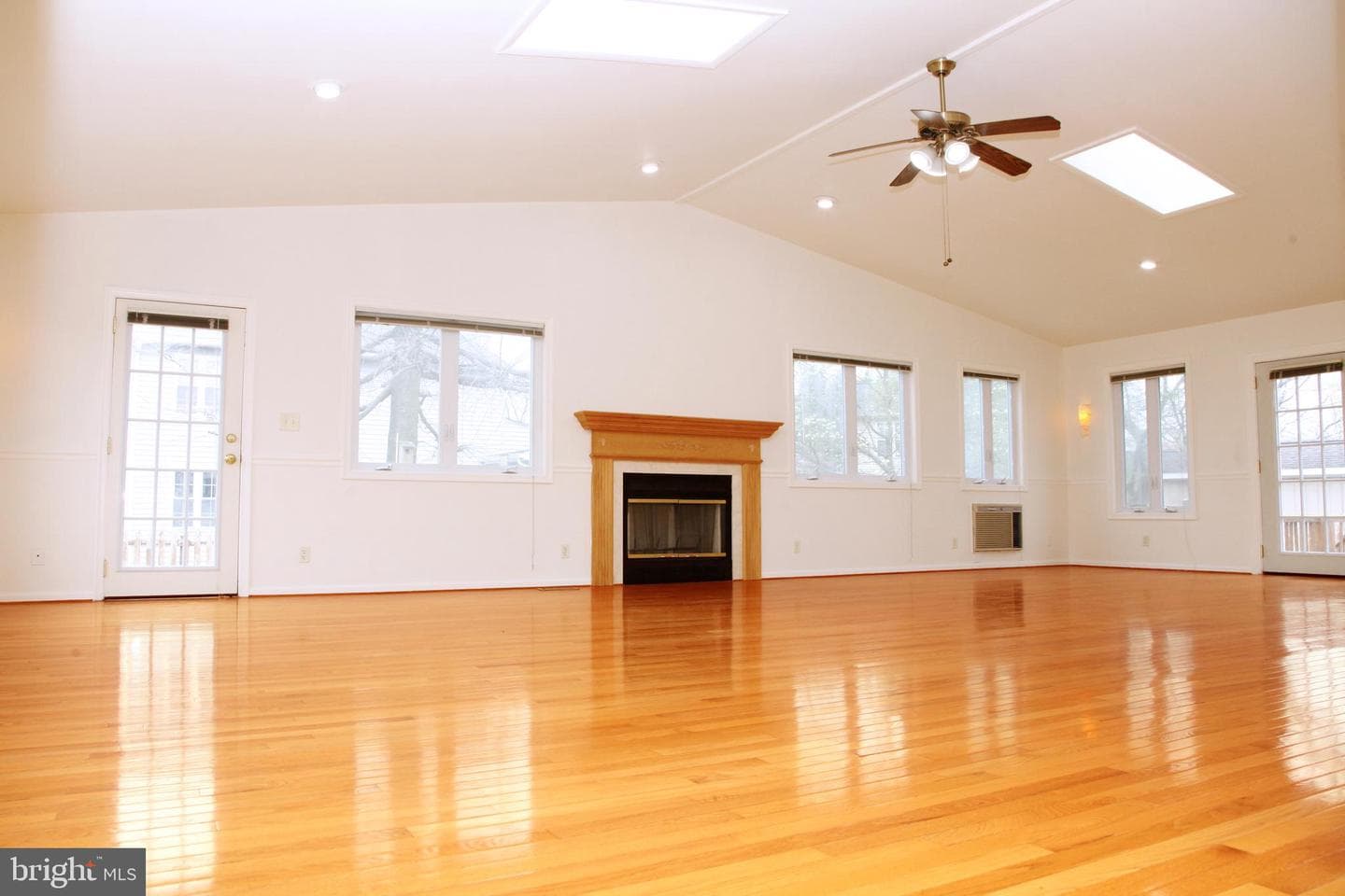 1105 Gresham Road photo 10