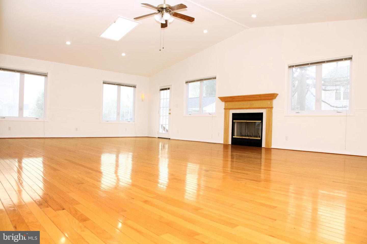 1105 Gresham Road photo 9