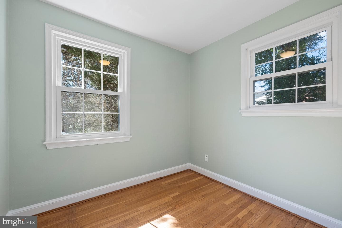 9424 Old Georgetown Road photo 23