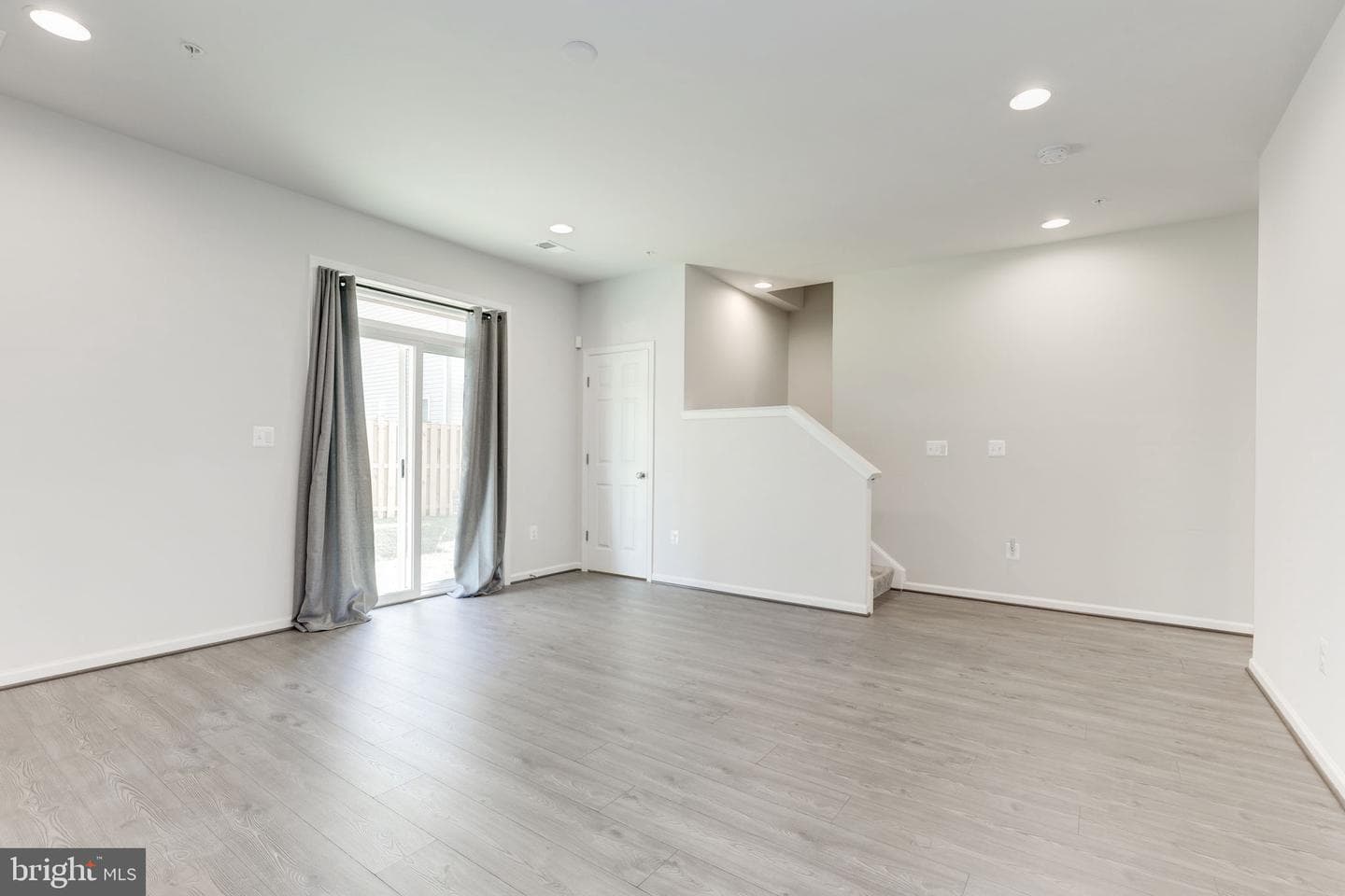 15941 Coolidge Avenue photo 34