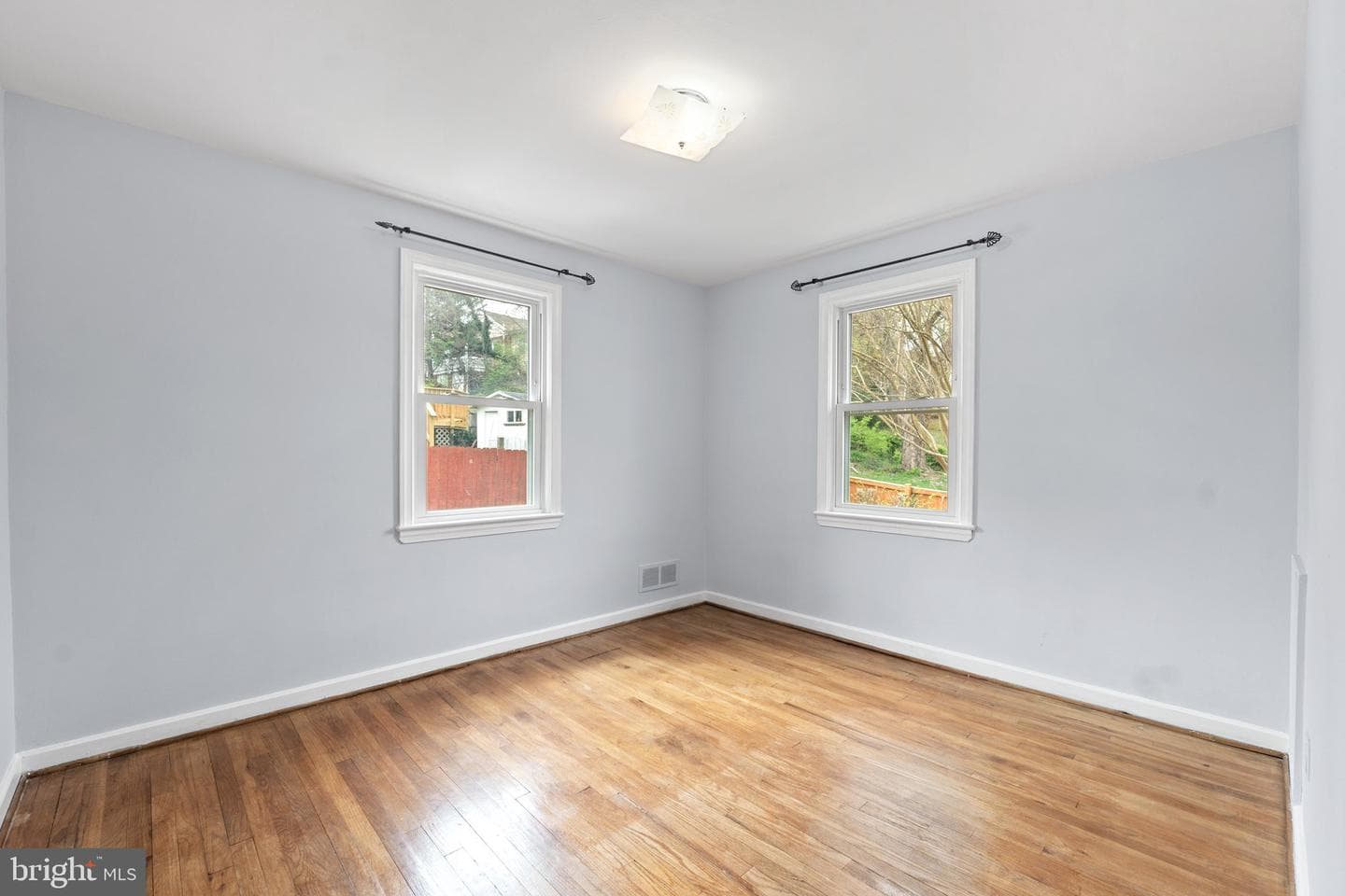 11316 Galt Avenue photo 23