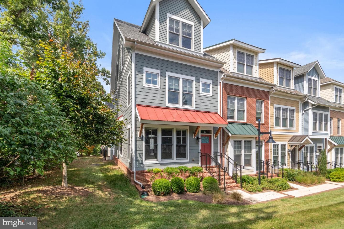 32 Ellsworth Heights Street photo 2