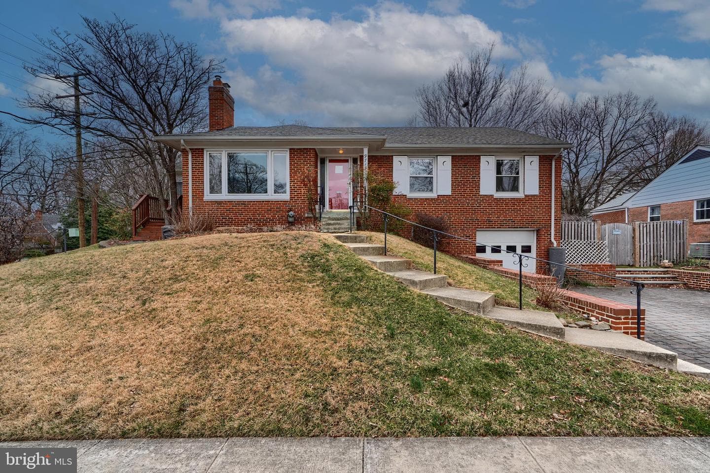 9715 Saxony Road photo 1