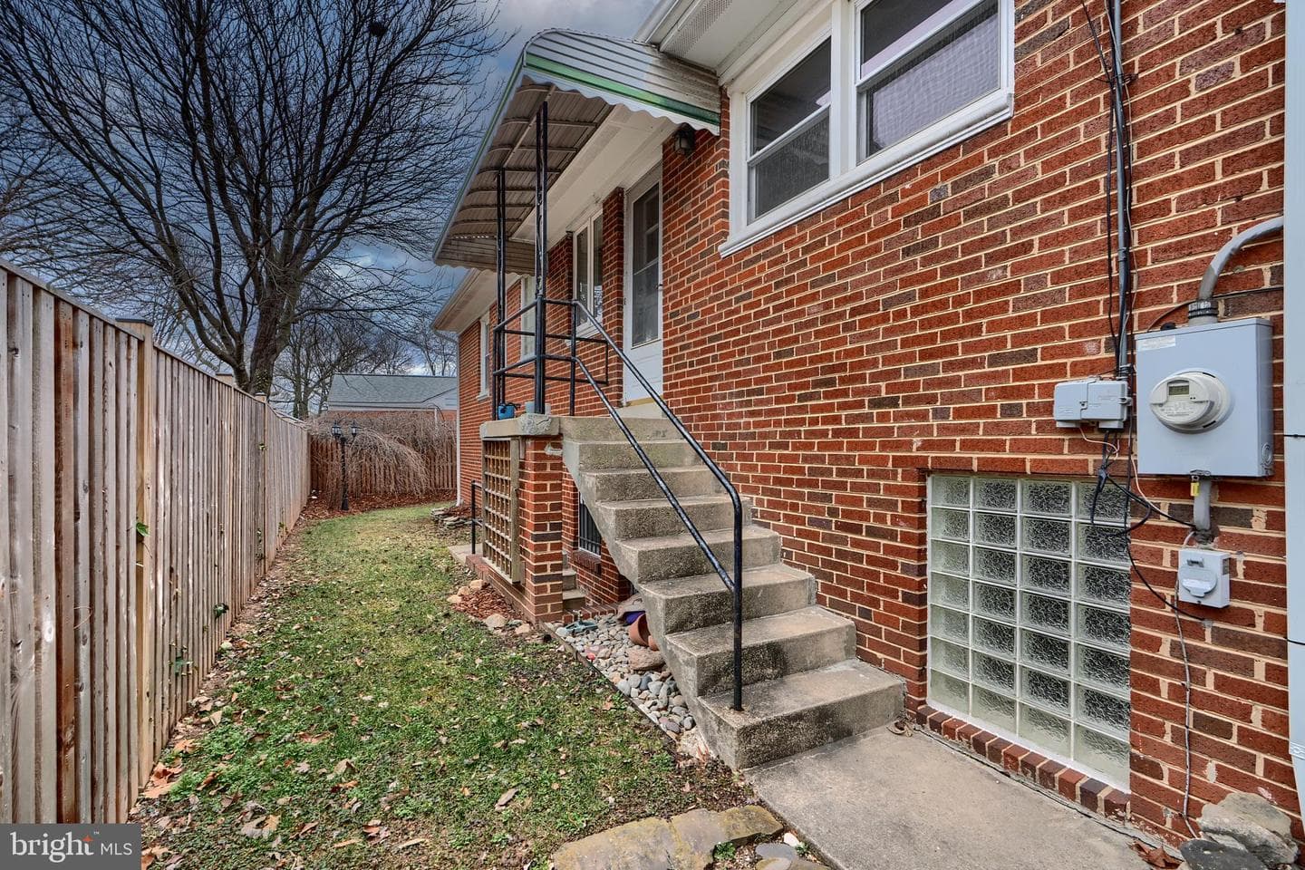 9715 Saxony Road photo 3