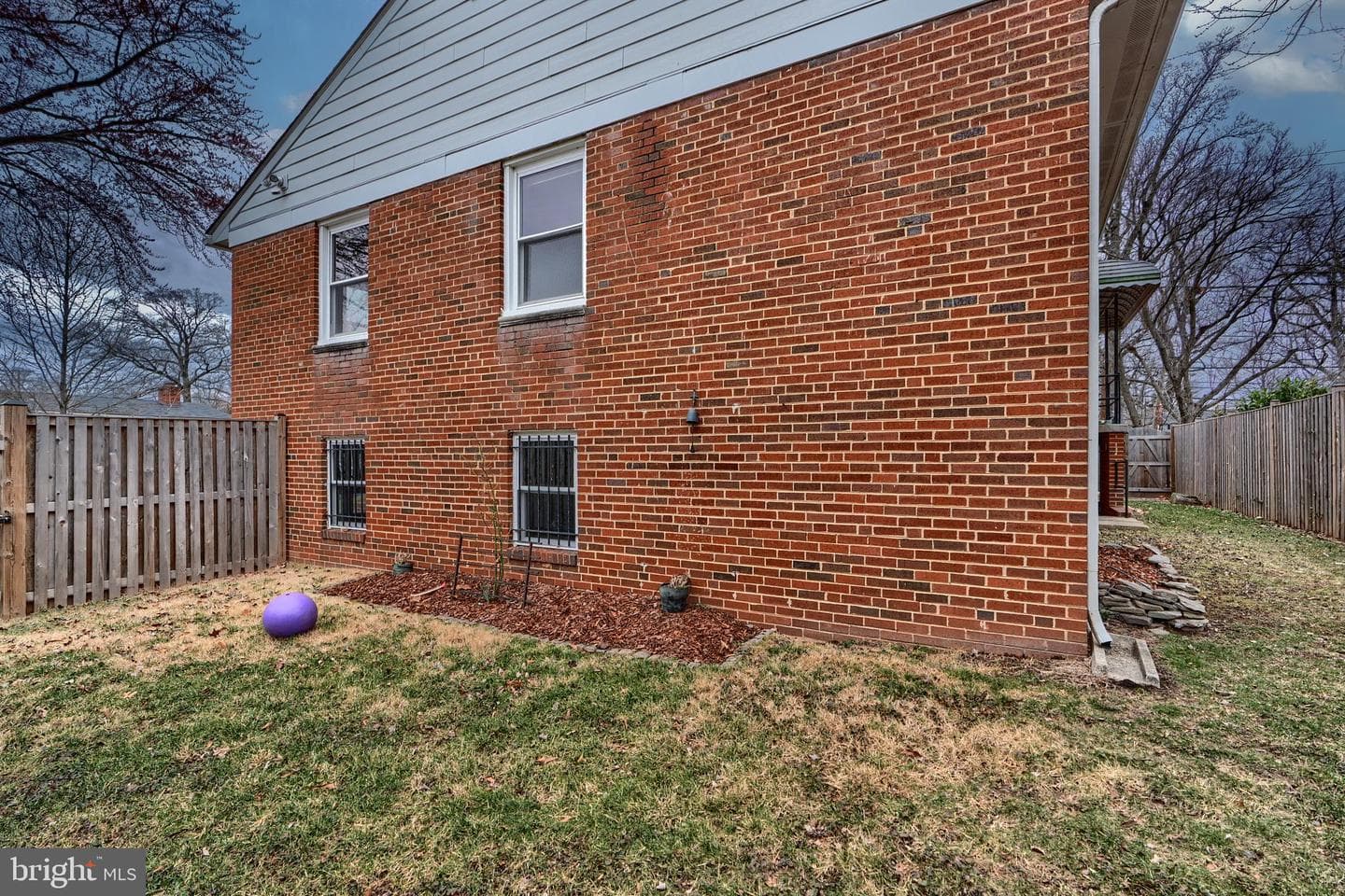 9715 Saxony Road photo 4
