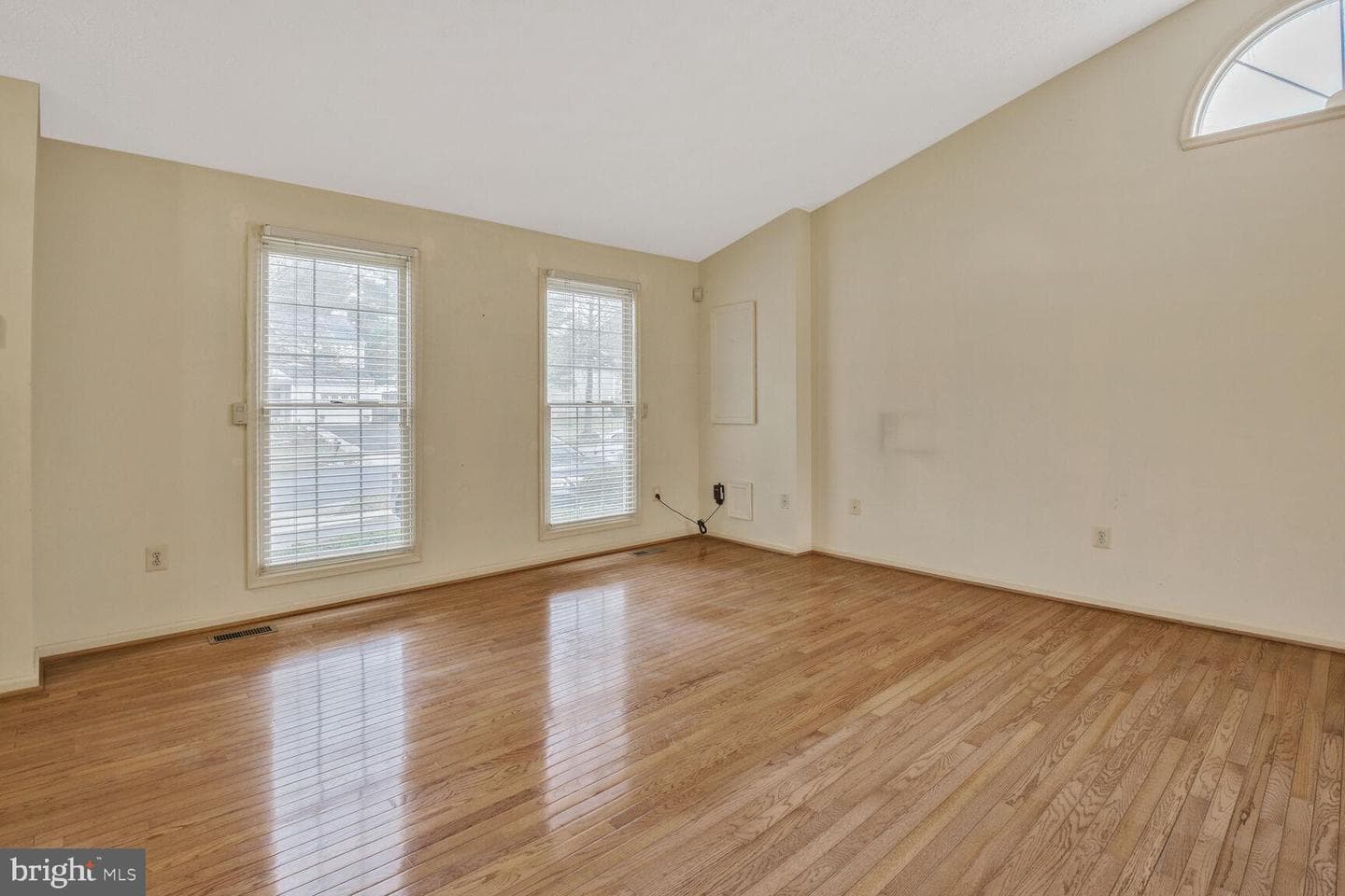20820 Scottsbury Drive photo 3