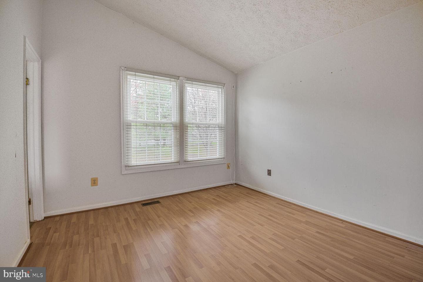 20820 Scottsbury Drive photo 9