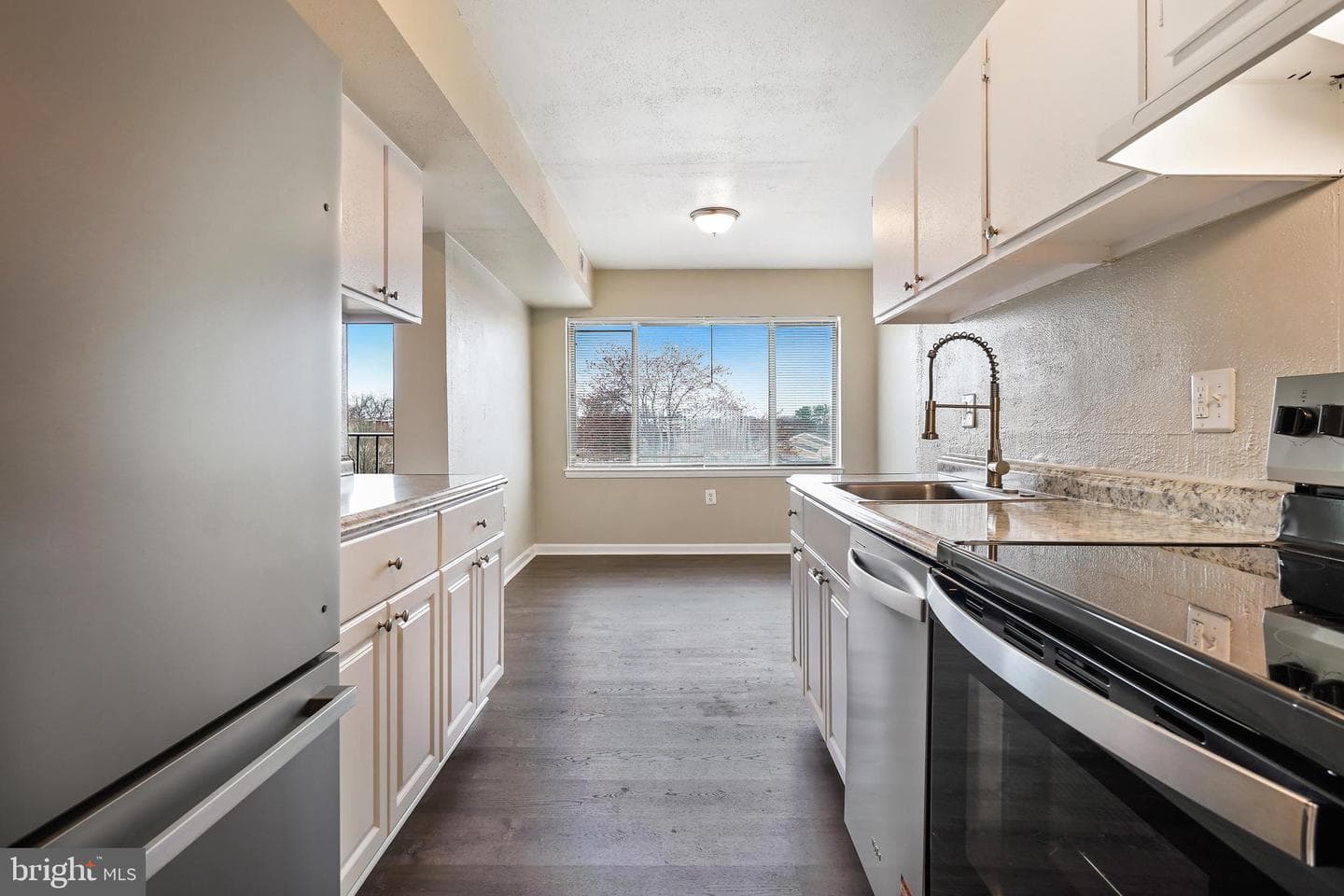 454 Girard Street #303 photo 1